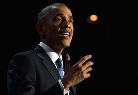 버락 오바마 미국 대통령이 10일(현지시간) 고별연설을 하고 있다./시카고=AFP연합뉴스