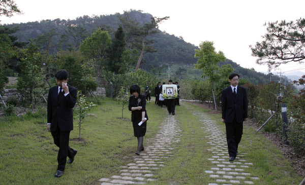 2009년5월29일 노무현대통령 장례식날 아침 봉하마을 사저에서 ⓒ 장철영