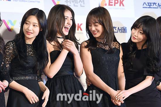 ▲김세정 '어딜 보는거야?'