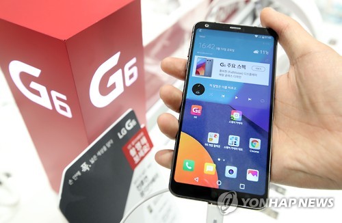 LG전자의 상반기 전략 스마트폰 G6 [연합뉴스 자료사진]