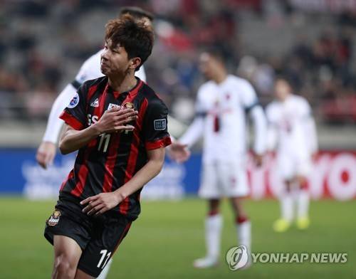 (서울=연합뉴스) 한종찬 기자 = 15일 오후 서울월드컵경기장에서 열린 2017 아시아축구연맹(AFC) 챔피언스리그 F조 조별리그 3차전 FC서울 대 웨스턴 시드니 원드러스(호주)의 경기. 서울 윤일록이 슛을 성공한 뒤 환호하고 있다. 2017.3.15 saba@yna.co.kr