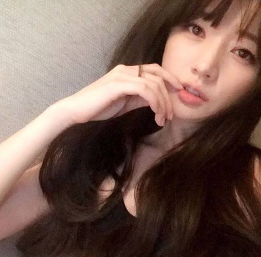 송하윤 안재홍