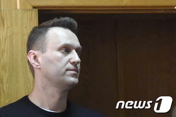 러시아에서 26일(현지시간) '반(反)부패 시위'를 주도한 혐의로 구금형을 선고 받은 야권 운동가 알렉세이 나발니 © AFP=뉴스1