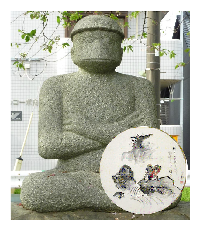 20세기 세워진 쿠센보 동상과 19세기 말 그려진 '갓빠와 원숭이의 싸움' 그림(동그라미 속) © 이진아 제공