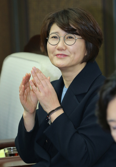 안희정 충남지사의 아내 민주원씨. 한겨레 자료사진