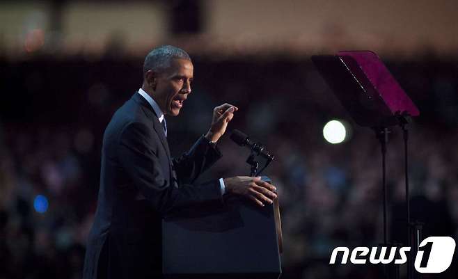버락 오바마 전 미국 대통령이 지난 1월10일(현지시간) 대통령으로서의 고별 연설을 일리노이주 시카고에서 하고 있다.  © AFP=뉴스1