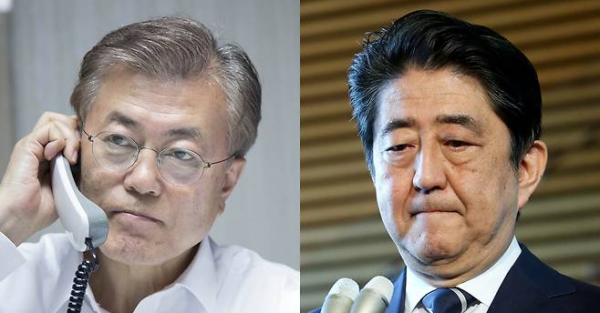 문재인 대통령, 아베 일본 총리와 전화 통화.연합뉴스, AFP 연합