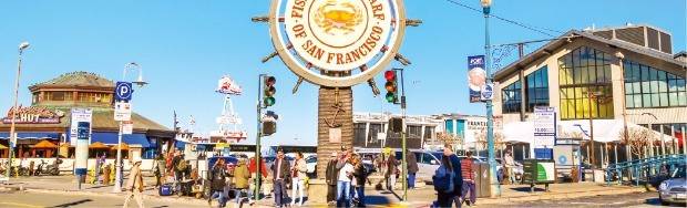 항구 도시의 생기와 여유로움을 느낄 수 있는 피셔맨스 워프 지역.