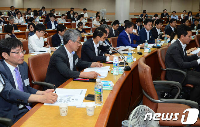 19일 경기도 고양시 일산 사법연수원에서 열린 전국 법관대표회의에서 전국에서 모인 판사들이 굳은 얼굴로 자리하고 있다.  © News1 오대일 기자