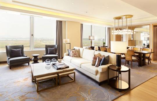 파라다이스 ‘호텔&리조트’의 로얄스위트 객실 모습.