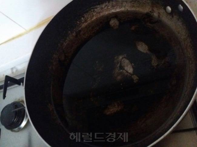 해당 어린이집에서 조리시 사용된 후라이팬