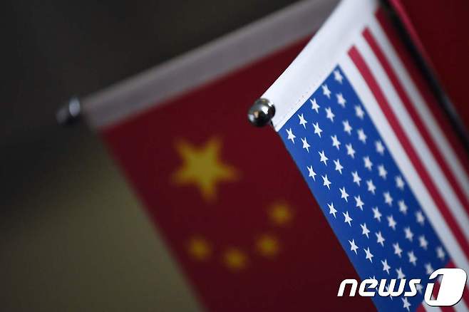 한반도 정세가 불안한 상황에서 미국은 중국의 미국 지식재산권 침해 여부와 관련한 조사에 착수했다. © AFP=뉴스1