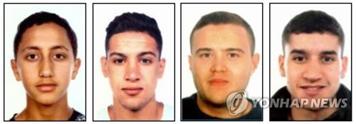 스페인 경찰이 지목한 용의자 4명. 왼쪽이 무사 우카비르. 맨 오른쪽 유네스 아부야쿱은 아직 도주 중이다. [AFP=연합뉴스]
