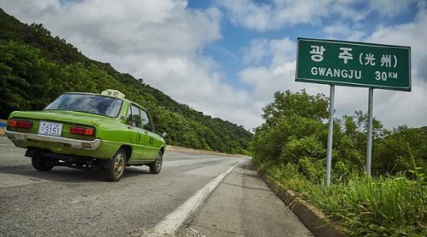 영화 속 1975년형 브리사 택시 후면부.