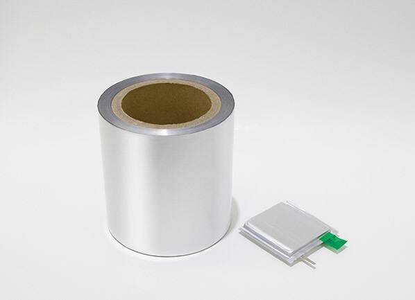 중국 신륜과기의 파우치형 리튬이온배터리용 포장재 필름 제품 (사진=신륜과기)