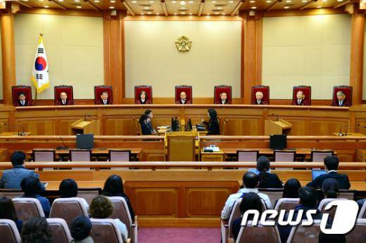 [속보] 헌법재판소, 탄핵가결 후 첫 재판관 긴급회의 소집