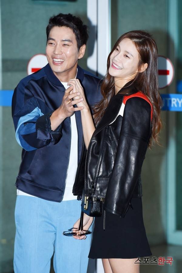 20170424朱相昱车艺莲26日飞夏威夷拍摄婚纱照5机场出发图夫妇更ins