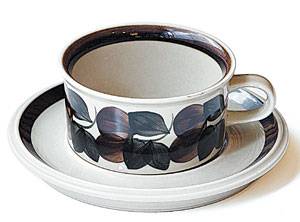 ‘콜롬비아마켓’의 빈티지 찻잔.