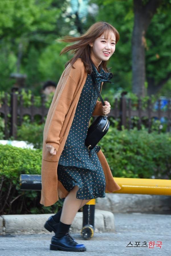 '뮤직뱅크' 출근길에 오르고 있는 위키미키 최유정. 사진=이규연 기자 fit@hankooki.com
