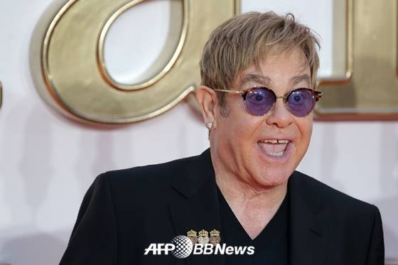 최근 영국 런던에서 열린 '킹스맨:골든 서클' 프리미어에 참석한 엘튼 존 /AFPBBNews=뉴스1