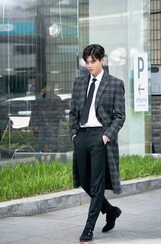 '당신이 잠든 사이에' 이종석 비하인드 컷 (사진=YG엔터테인먼트 제공)