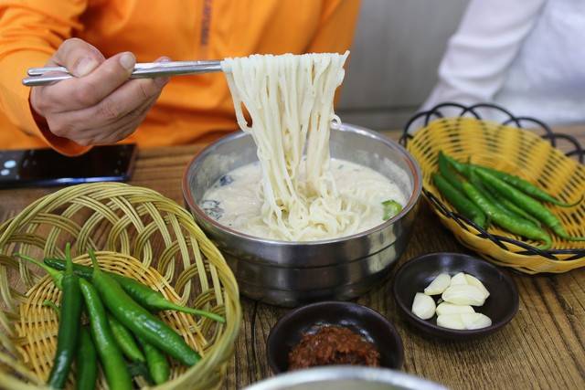 대구 ‘칠성동할매콩국수’의 콩국수.
