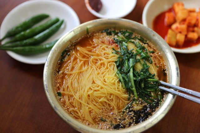 대구 ‘국수마을’의 잔치국수.