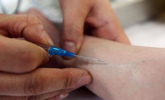 암 환자들은 항암 및 방사선 치료 때문에 체력적 부담이 커 직업을 유지하는 데 어려움을 겪는다. [중앙포토]