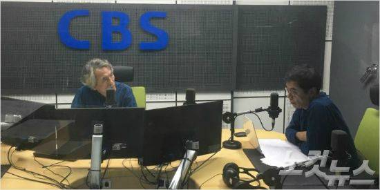 한림국제대학원대학교 정관용 교수(좌)와 강기훈 씨(우) (사진=시사자키)