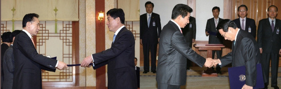 이명박 대통령과 노무현 대통령에게 각각 임명장을 받고 있는 원세훈·김만복 국정원장. 정권이 바뀌자 원 원장은 김 원장 때 중용된 인사들을 대상으로 해병대식 목봉체조 교육까지 시킨 것으로 알려졌다.