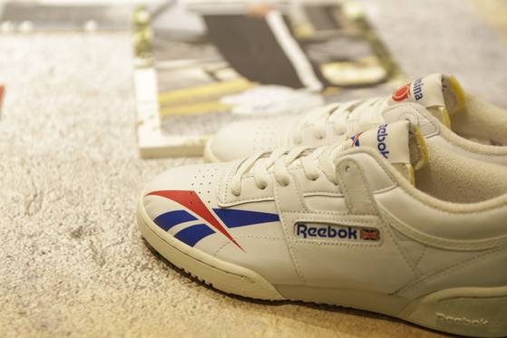 같은 사이즈가 적혀있다해도 구두와 운동화는 크기가 다르다.                [사진 리복]