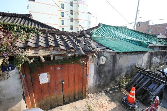 낡은 집 수리도 못하는 광주 구도심 .. 
