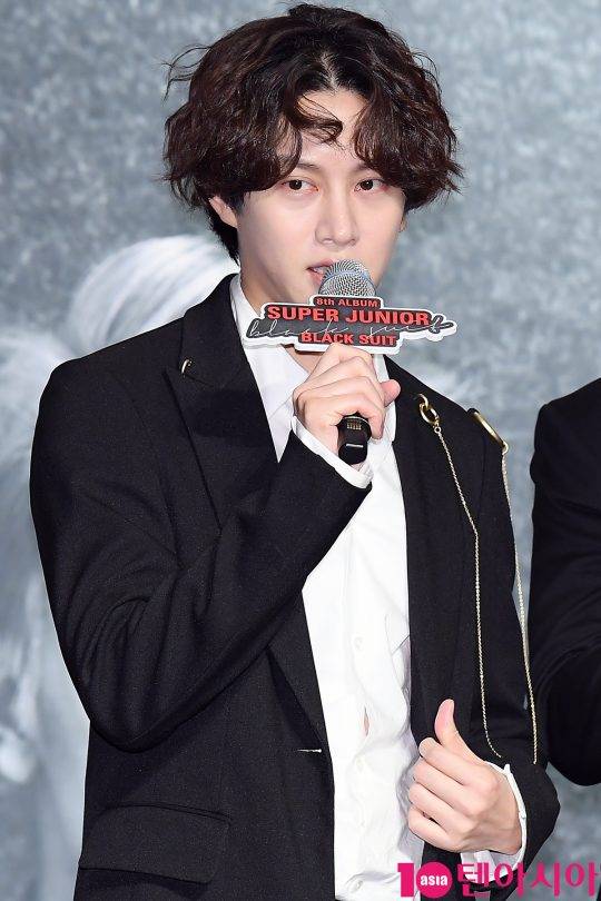 희철은 새 앨범 중 동해의 자작곡 ‘비처럼 가지마요’를 가장 좋아한다고 고백했다 / 사진=이승현 기자&nbsp;lsh87@