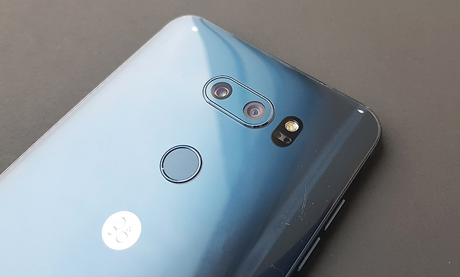 LG V30