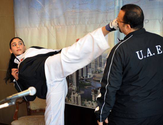 아랍에미리트연합(UAE) 두바이 공주 마이타 빈트 무하마드 빈 라시드 알 막툼이 2008년 8월 4일 서울 소공동의 한 호텔에서 태권도 동작을 시연하고 있다. 뉴시스