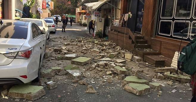 [속보] 교육부 내일 수능 강행.."고사장 피해 심각하면 예비시험장 이용" | 인스티즈