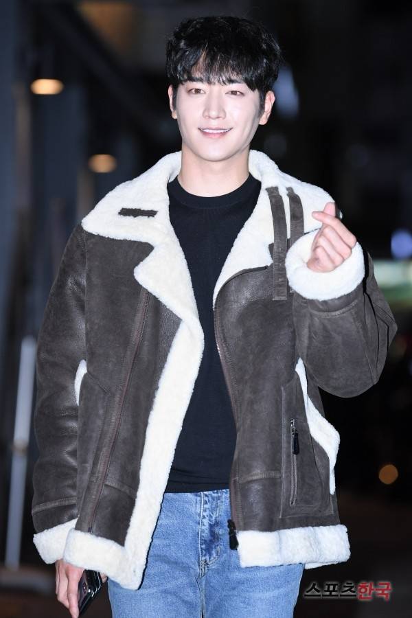 KBS 사전제작 드라마 '너도 인간이니' 촬영 종료 회식에 참석하고 있는 배우 서강준. 사진=장동규 기자 jk31@hankooki.com