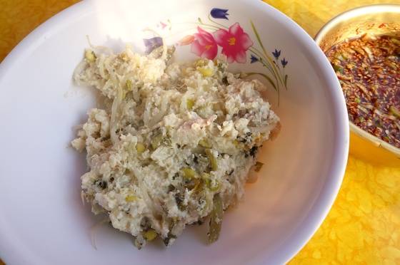 비지밥에는 쌀보다 나물이 많다. 옛 사람들은 양을 불려 먹으려고 그렇게 했겠지만 요즘 눈으로 보면 건강식이다.