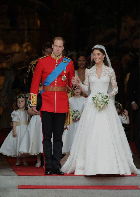 영국 대표 디자이너 브랜드 '알렉산더 매퀸'의 웨딩 드레스를 입은 케이트 왕세손빈의 결혼식 당시 모습. [중앙포토]
