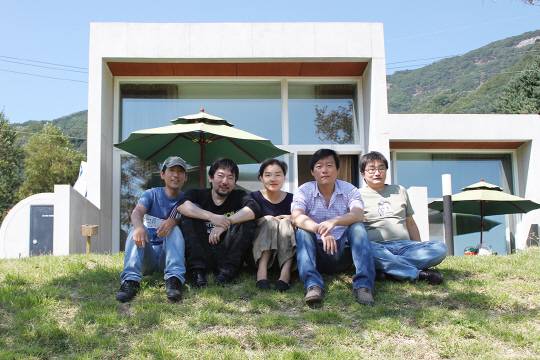 2009년 9월 창업 후 꼭 9년 만에 텐바이텐 창업 멤버끼리 떠난 첫 번째 엠티, 누군가는 회사에 남아 일을 해야 한다는 강박관념에서 벗어난 시기라고 한다.