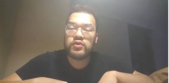 '발컨' 퍼포먼스로 논란에 휩싸인 임홍규가 아프리카TV 채널을 통해 입장을 밝히고 있다. (사진=임홍규 유튜브 채널 캡처)