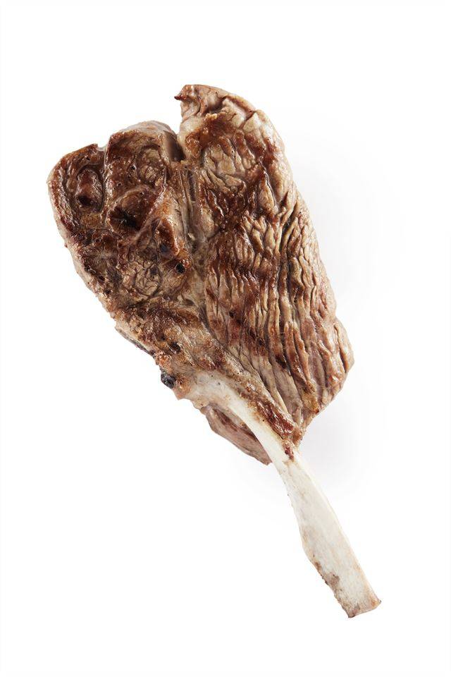 양의 갈비뼈에서 나온 두 종류의 만화 고기 스테이크. 프렌치 랙(위)과 숄더 랙.