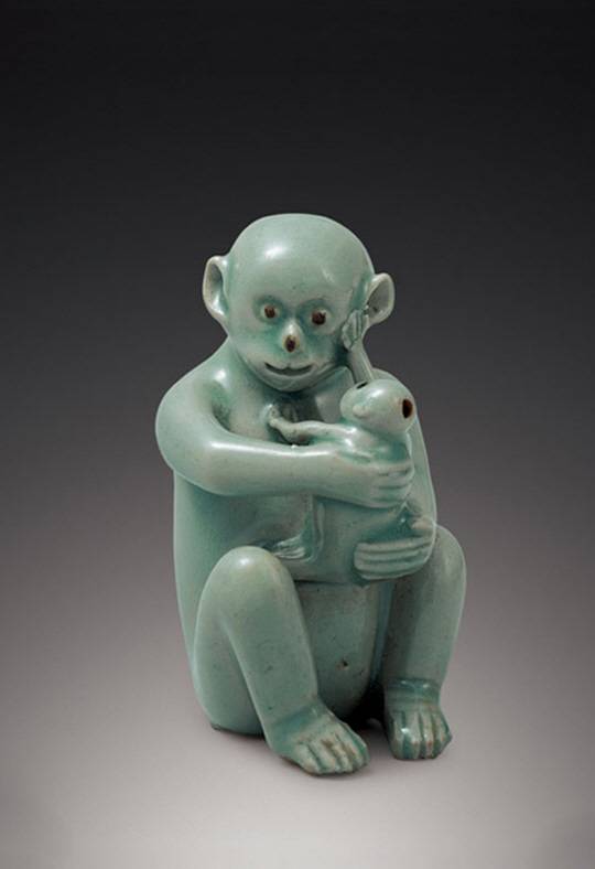 국보 제270호 청자 모자원숭이모양 연적. /사진제공=문화재청
