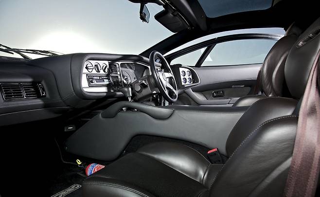 XJ220 (이미지: 재규어)