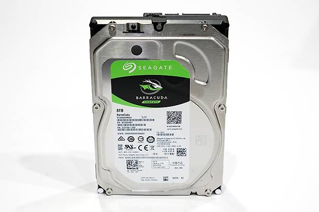 씨게이트 바라쿠다 8TB(ST8000DM004).