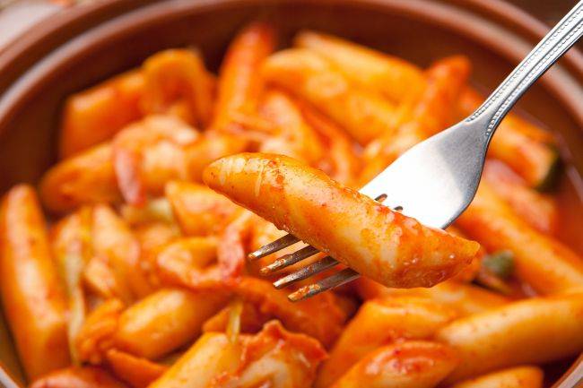 서울에 거주하는 외국인은 특히 한국 음식이 입에 맞지 않아 어려움을 겪는 것으로 나타났다. [사진=123RF]