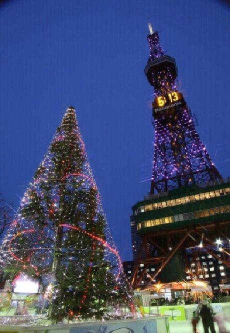오오도리 공원은 초여름의 요사코이 소란축제, 여름의 비어 가든과 봉오도리, 겨울의 눈 축제와 화이트 일루미네이션 등 삿포로의 대표적인 관광 이벤트 장소다. (사진=자유투어 제공)