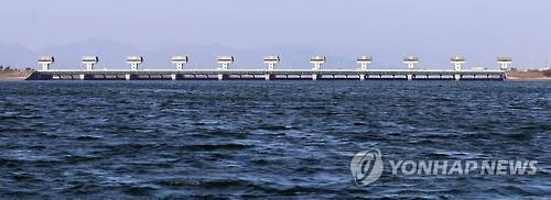 낙동강 하굿둑 모습 [연합뉴스 자료사진]