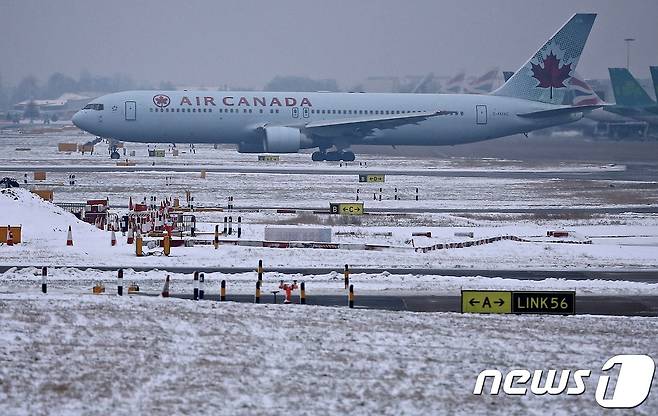 캐나다에 몰아친 한파 영향에 주요 공항에서 수백편의 항공편이 지연·취소됐다. (자료사진) ? AFP=뉴스1