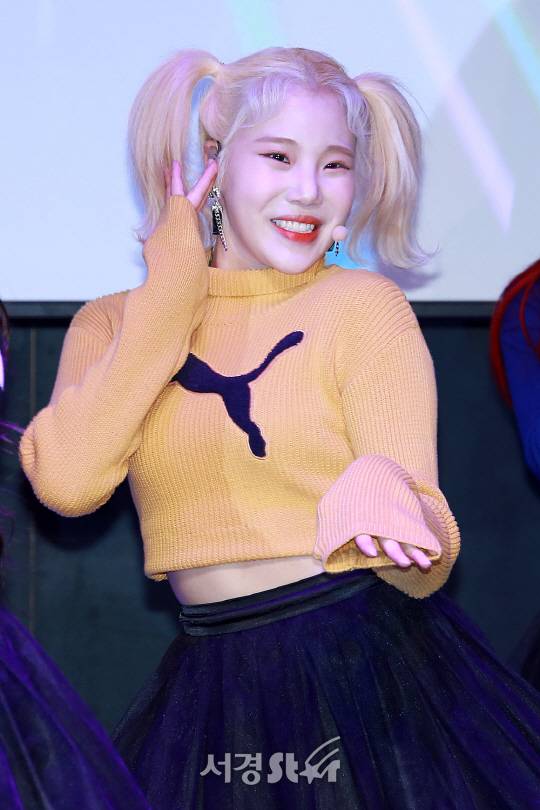 모모랜드 멤버 주이가 3일 오후 서울 송파구 올림픽홀 뮤즈라이브에서 열린 모모랜드 세 번째 미니앨범 ‘GREAT!(그레잇!)’ 쇼케이스에 참석해 무대를 선보이고 있다./사진=지수진 기자